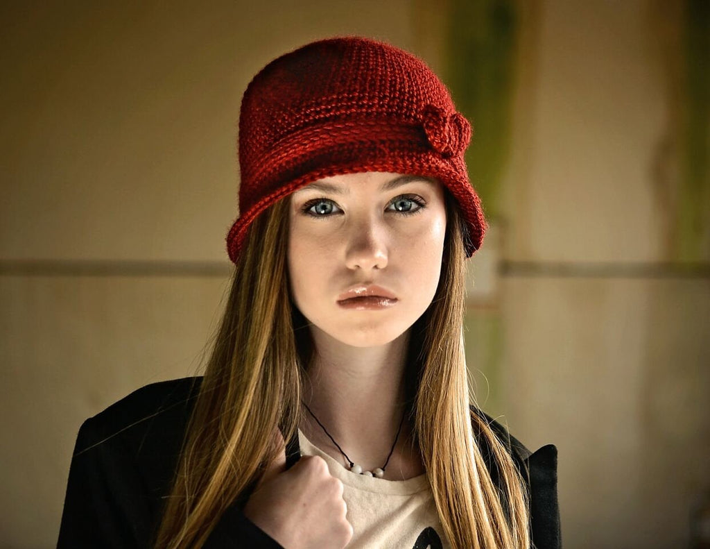 Autumn Red Hat/Beanie Hat/Cloche/Hat/Beanie/Autumn Red Cloche (fits Teen/Small Adult and Medium Adult)