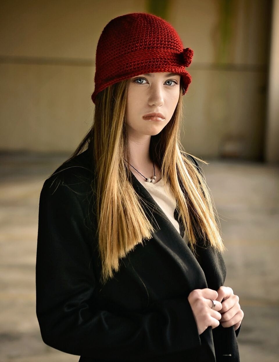 Autumn Red Hat/Beanie Hat/Cloche/Hat/Beanie/Autumn Red Cloche (fits Teen/Small Adult and Medium Adult)