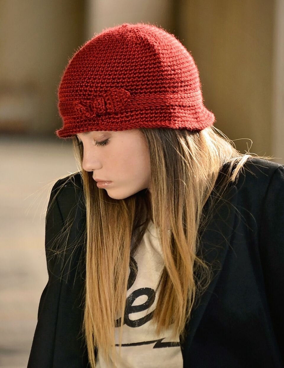 Autumn Red Hat/Beanie Hat/Cloche/Hat/Beanie/Autumn Red Cloche (fits Teen/Small Adult and Medium Adult)
